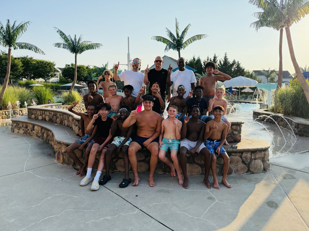 Team Vito🏀🔥😎hanging with my guys!
