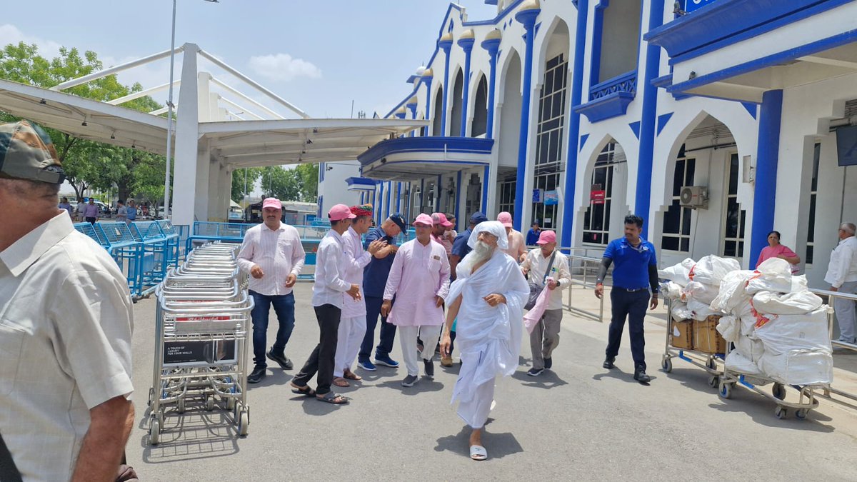 Jaigurudev 🙏🥀🌹
Baba Umakant Ji Maharaj said that such bad times are coming that only those people who are vegetarian and virtuous will 
Jaigurudev
 #Be_vegetarian_and_avoid_alcohol