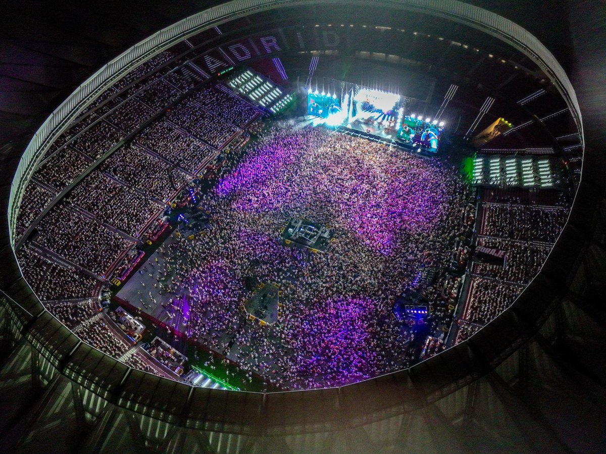 Así de espectacular se veía ayer nuestro concierto en el metropolitano desde el espacio. Foto de satélite cedida por <a href="/lanasa/">Laura navarro ❤️ Memecoin</a>.👽