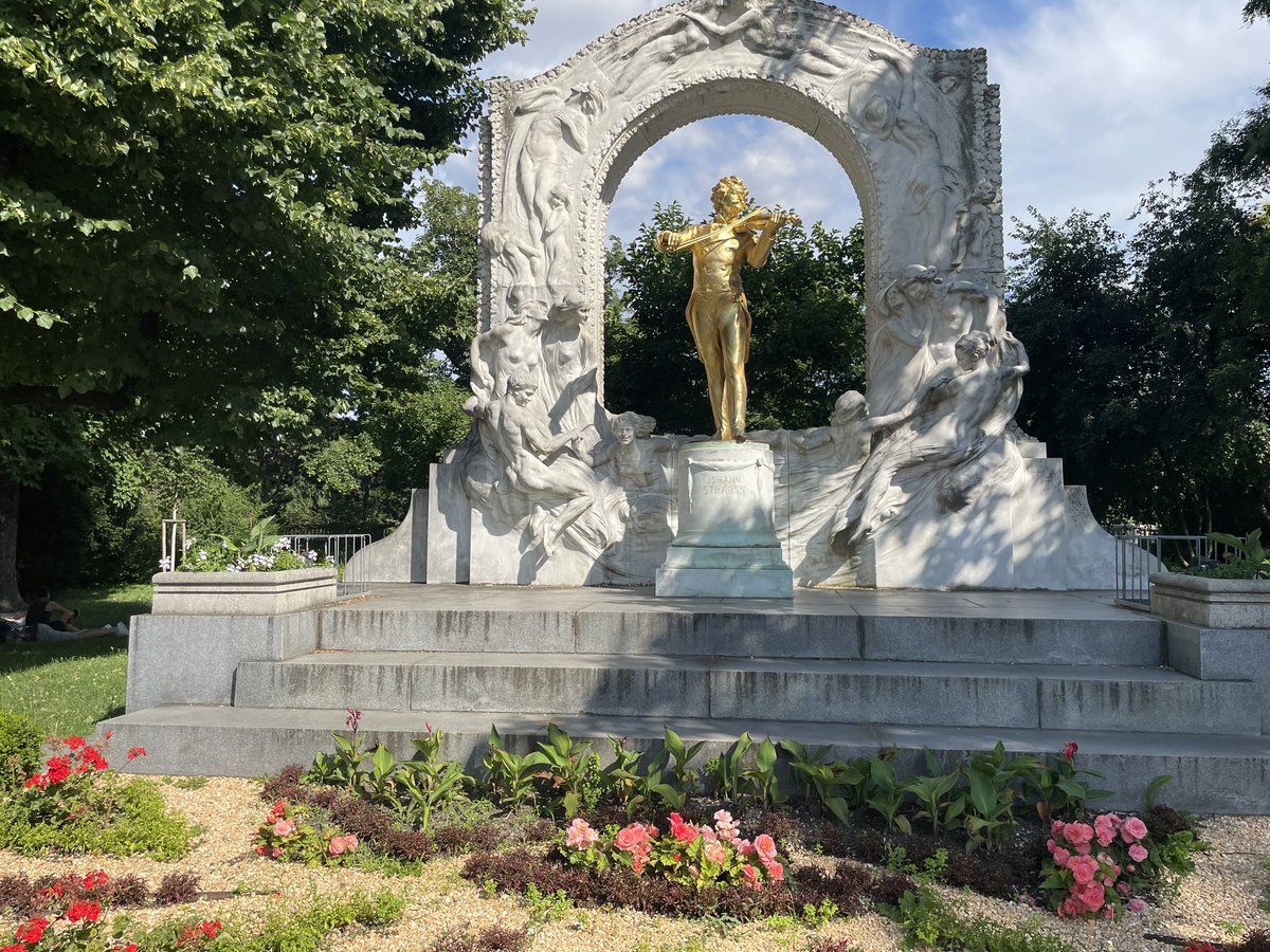 Lerato Mbele tweet media