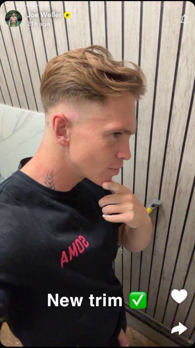 fingaldinz's tweet photo. Ignoring the fact his choppers out. Lovely trim tbf https://t.co/D4KFZeIjXJ