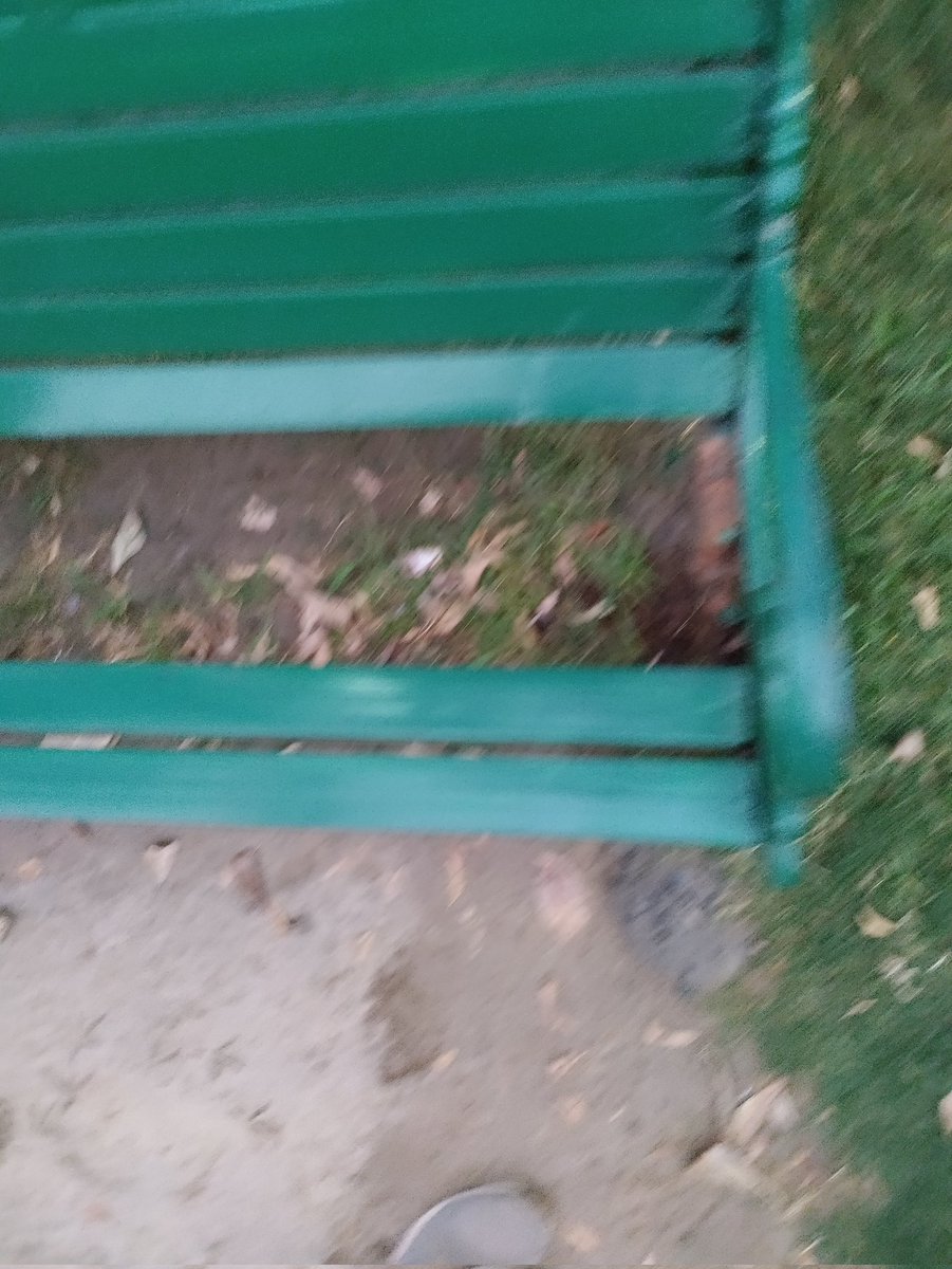 Nalin1958's tweet photo. @CeoNoida @noida_authority 
Sharing a couple of pics of broken garden chairs in #Swastikpark next to #Hcltowers which needs immediate repair.
Why #noidaauthoritiea needs to be alerted on such minor issues. https://t.co/jOWDGS13zR