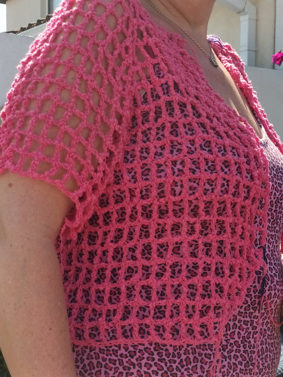 crochet_crafter's tweet photo. So I ripped 5 rows and added a curve on the bottom edge.
I'm working on sleeves now, soaking up some rays 😎
#sunny #Sunday
#crochet #mesh #madetomesure #cardigan #madewithlove https://t.co/8CxtOmpjVE