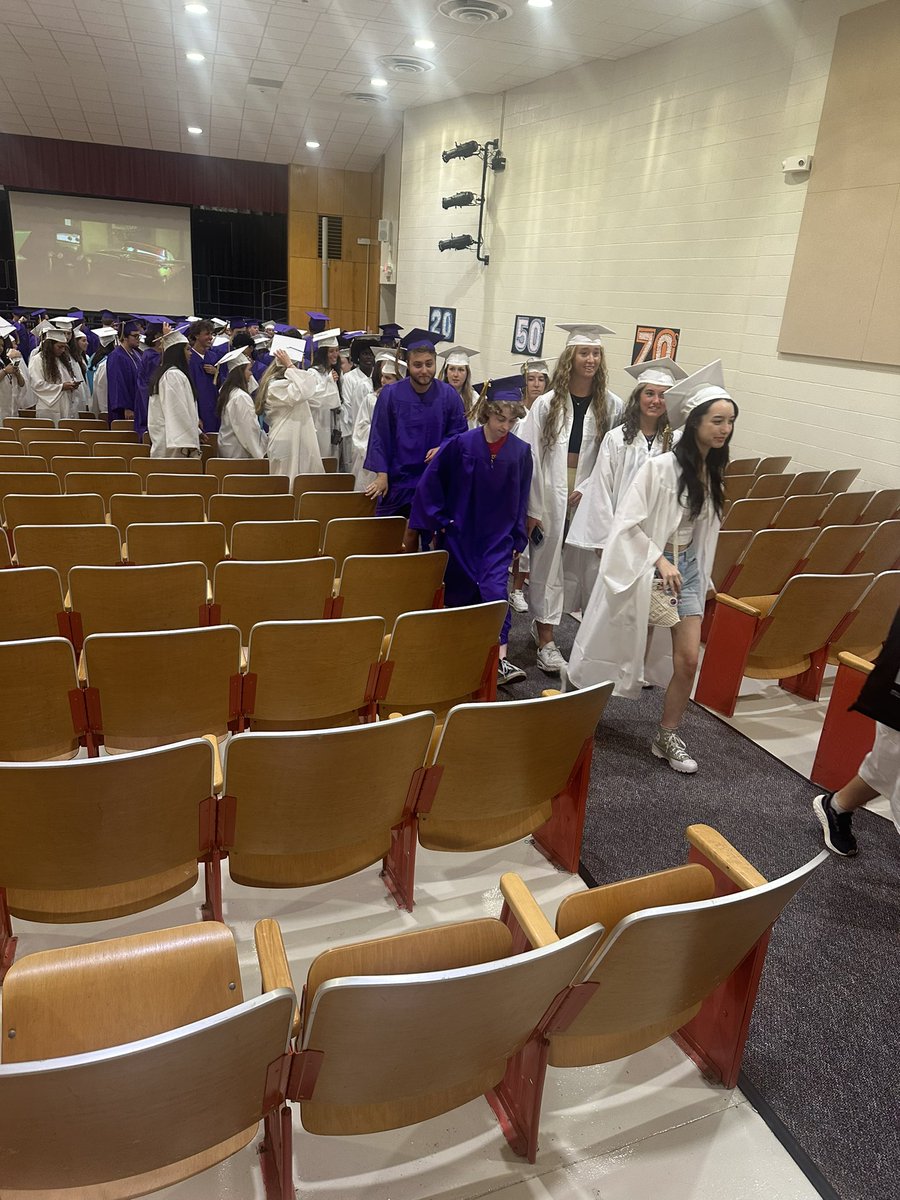 IslipHS's tweet image. Congratulations to the Class of 2024! Our annual traditional Wing Walk was a huge success! Most of us began here 13 years ago! #isliprising @MBteach14 @RizzutoEd @LaraGonzalezEdD