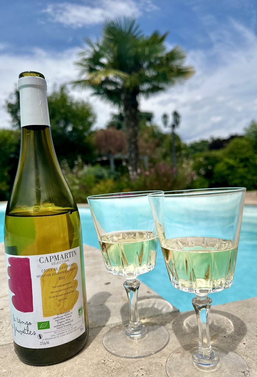 ERIKASWARTS's tweet photo. J’ai testé la box de vins Le Petit Ballon elle permet de découvrir de nouveaux vins de qualité, bio,la fiche incluse  offre des info intéressantes sur les vins reçus. C’est une bonne idée de cadeau pour les amateurs de vin. Je recommande #lepetitballon #auboutdugoulot #vinsurvin https://t.co/PisGYYgNcE