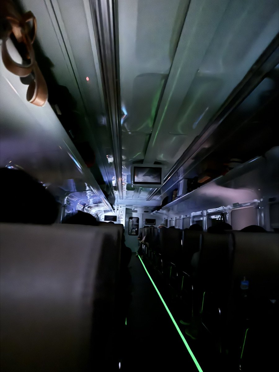 rhiz_ky's tweet photo. KA Tawang Jaya Premium (23/06) mati listrik sejak di Stasiun Weleri…@KAI121 https://t.co/eO3yj3vBbx