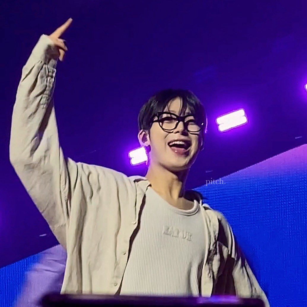 pitchnjay's tweet image. 우리 선샤인 선우야 생축🥳
누나 선우를 너무 너무 사랑해🫶🏻
행복하고 건강하고 밥 잘 챙겨 먹어~
늘 응원할게 넌 항상 잘 하고 있을거야 알겠지?!✨

ETERNAL YOUTH WITH SUNOO
#SunooMelodicGiftOfJune #햇살처럼_찾아와준_선우의_스물둘 #SUNOO #엔하이픈_선우 @ENHYPEN_members