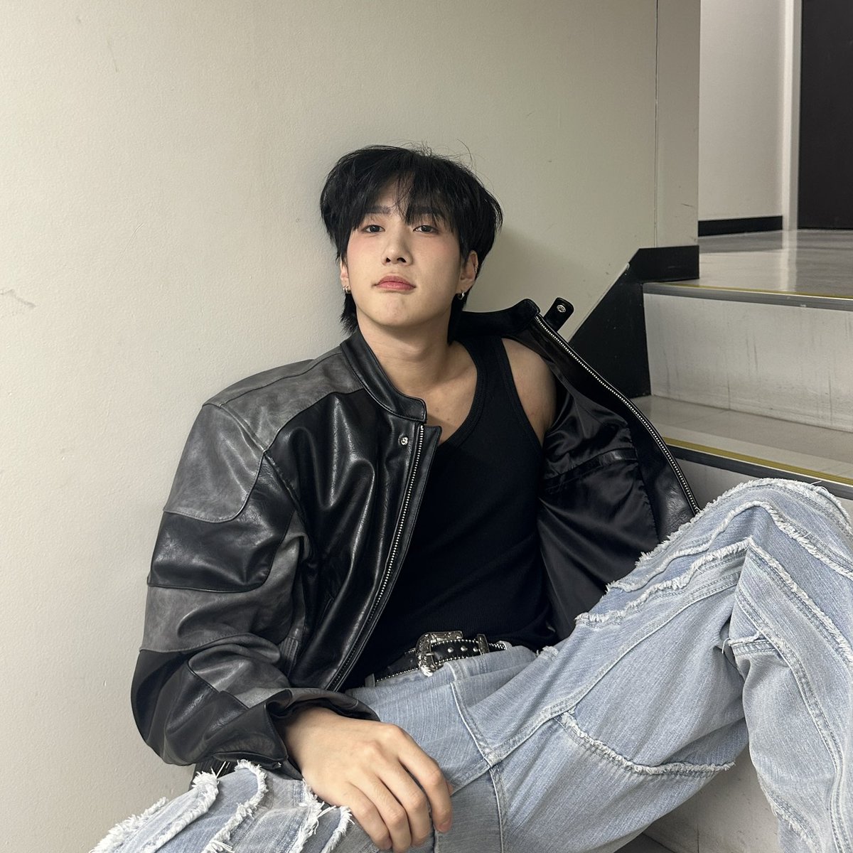 jongwoo pics tweet media