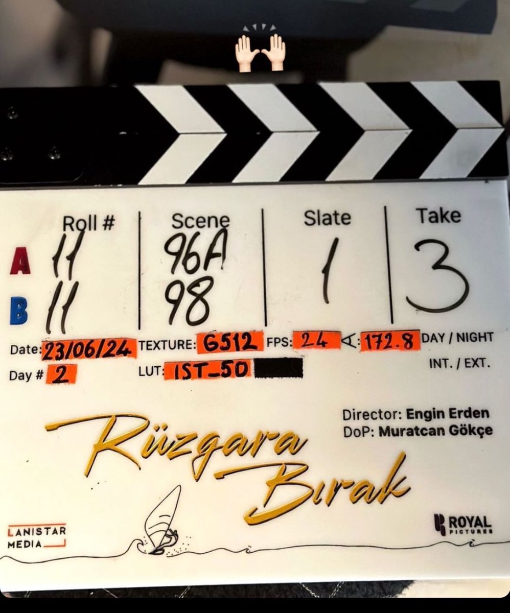 AND WE ARE COMING TO NETFLIX! 🎬

Journalist <a href="/birsenaltuntas1/">birsenaltuntas</a> just announced that #RüzgaraBırak, the movie that brought together #HandeErçel and #BarışArduç, will be going to Netflix Türkiye soon! 😭♥️