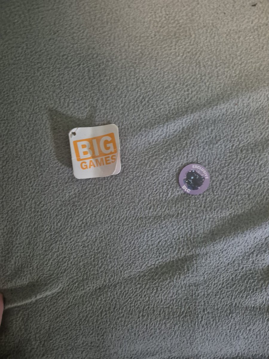 LolzockerT's tweet photo. If you want proof that i got the merch here are some pics https://t.co/1ZdACTPHVG