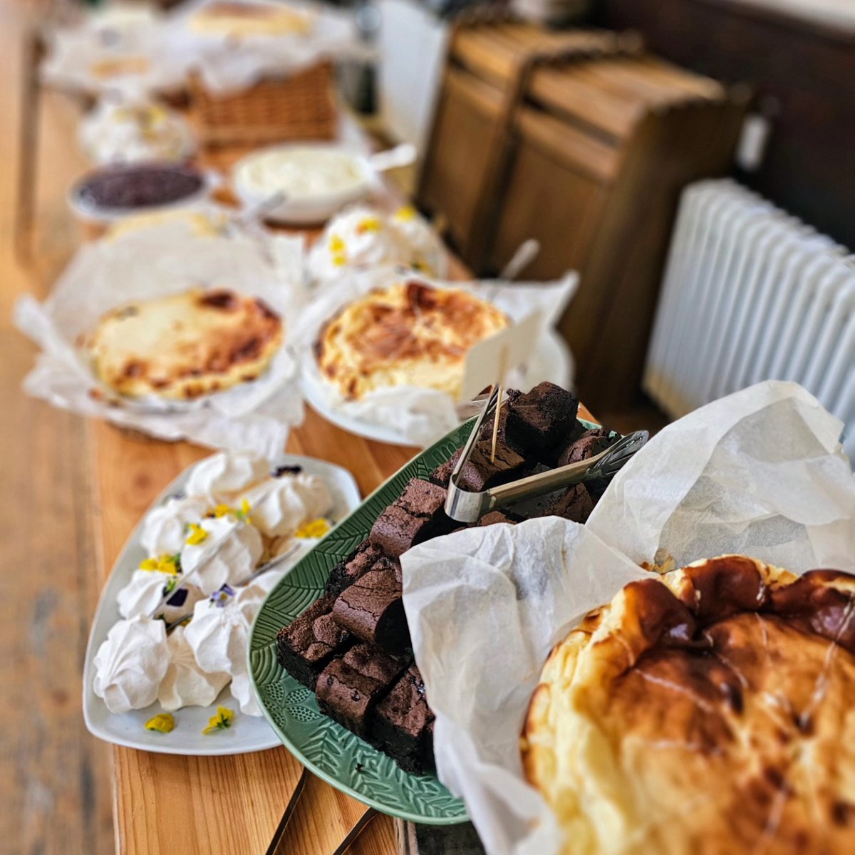 BrightonBakes's tweet photo. Beautiful wedding at @FabricaGallery yest - buffet w/ flavours of the Levant for 100 guests: Spinach falafel flatbreads w/ salsa verde, 7 Veg Tagine, Butternut/ Spinach filo, Jewelled Spelt, Quinoa Super Salad, Slow-Cooked Courgettes. Pudding Table too! #Brighton #Sussex #foodie https://t.co/HowPNnY36X