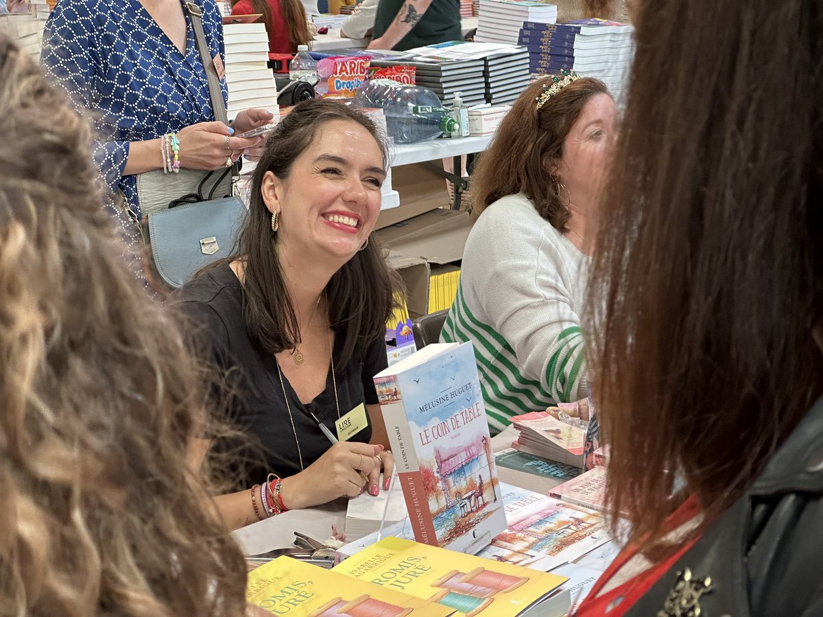 LireALimoges's tweet photo. Les portes de la patinoire se referment sur cette édition 2024 de #LireALimoges. Merci aux auteurs, aux libraires, aux équipes du salon ! Et merci à vous chers visiteurs d’être venus partager ces formidables moments autour du livre. À l’année prochaine ! https://t.co/1CkUjIOhr1