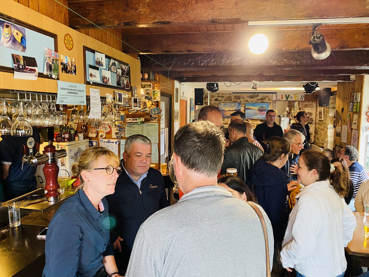 Les socialistes du Finistère (@fede_ps29) on Twitter photo 5 jours pour se qualifier et 5 jours pour gagner
Il faut pousser les murs au café de la gare à #LaForetLanderneau pour accueillir tous les soutiens de <a href="/GladysGrelaud/">gladys grelaud</a> et <a href="/PERONLaurent/">Laurent PERON</a>. De bon augure pour la mobilisation dans la semaine qui vient…
#Circo2905
#FrontPopulaire 5 jours pour se qualifier et 5 jours pour gagner
Il faut pousser les murs au café de la gare à #LaForetLanderneau pour accueillir tous les soutiens de <a href="/GladysGrelaud/">gladys grelaud</a> et <a href="/PERONLaurent/">Laurent PERON</a>. De bon augure pour la mobilisation dans la semaine qui vient…
#Circo2905
#FrontPopulaire