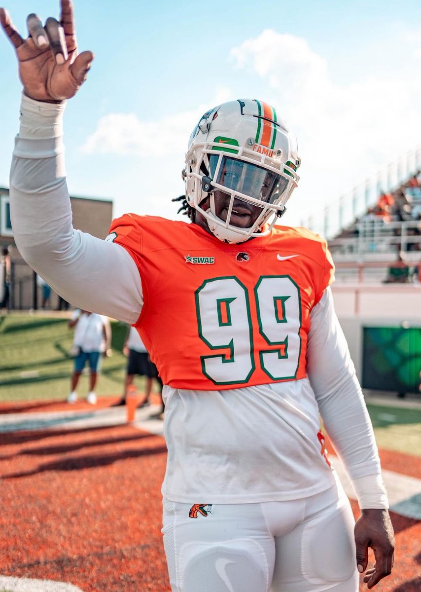Coach_HugginsII's tweet photo. James Ash: A 6'4", 280 lbs interior defensive lineman with strong run-stopping ability and good length. Utilizes a quick get-off and a strong upper body to shed blockers effectively. Projects as a 4i in an odd front. 

#DraftHBCUPlayers https://t.co/tkwftwg6P3