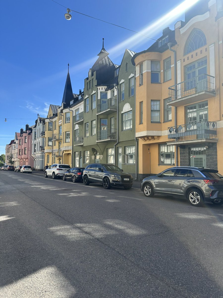 Currently sat in Heathrow airport reflecting on an amazing week in Helsinki for the #EISG2024! Incredibly grateful to share my own work, whilst also learning about exciting research developments from leaders in the field 🙌🏽 #IsletResearch #DiabetesResearch