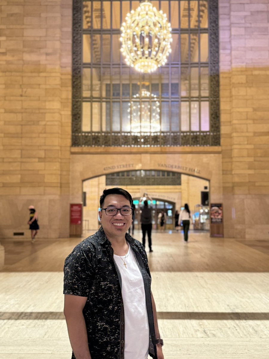 itsMeJayAlberto's tweet photo. In the middle of the action 🎬 🚊
📍Grand Central Terminal, NY🇺🇸 https://t.co/8zzyum8ErN