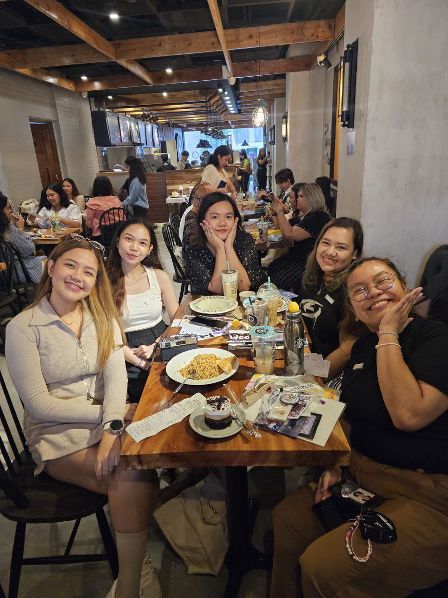 yungitruther's tweet photo. October 2023 and June 2024
8 months apart ❤️ ngayon na lang nakumpleto laging kulang ng isa haha 😅
#TeamLester #Lester #Mika #Victor #Darlene kumpleto na rin ang casting 😭
Thank you @ATEEZofficial for this friendship ❤️
@harudeyxie @BAPsaikiharu @maraxloey @_meangi https://t.co/Rr0lHQa5Lh