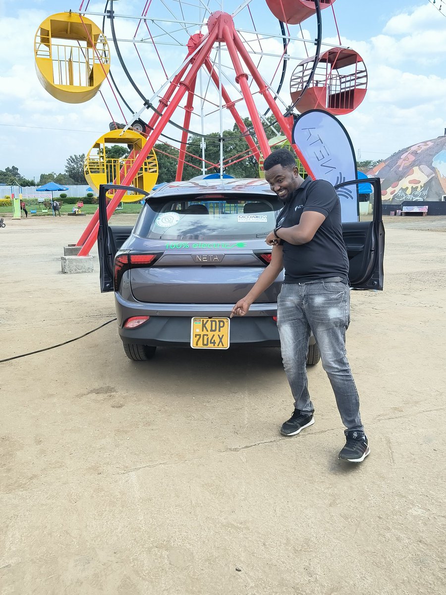 mojaevafrica's tweet image. Meet our happy Neta worker, Kevin! 🚗✨ Dedicated to building a greener future, one electric vehicle at a time. Proud to be part of the Moja EV family. 🌍🔋 #NetaEV #HappyWorker #DriveGreen #ElectricVehicles #SustainableFuture #TeamMojaEV