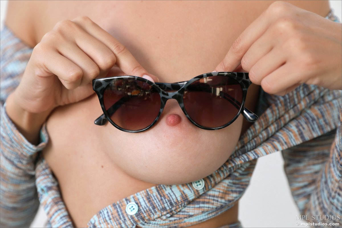 Lana Lane - Riffing With Desire
mplstudios.com/portfolio/475-…
Ph: Thierry
Portugal 2023

#LanaLane #MPLStudios