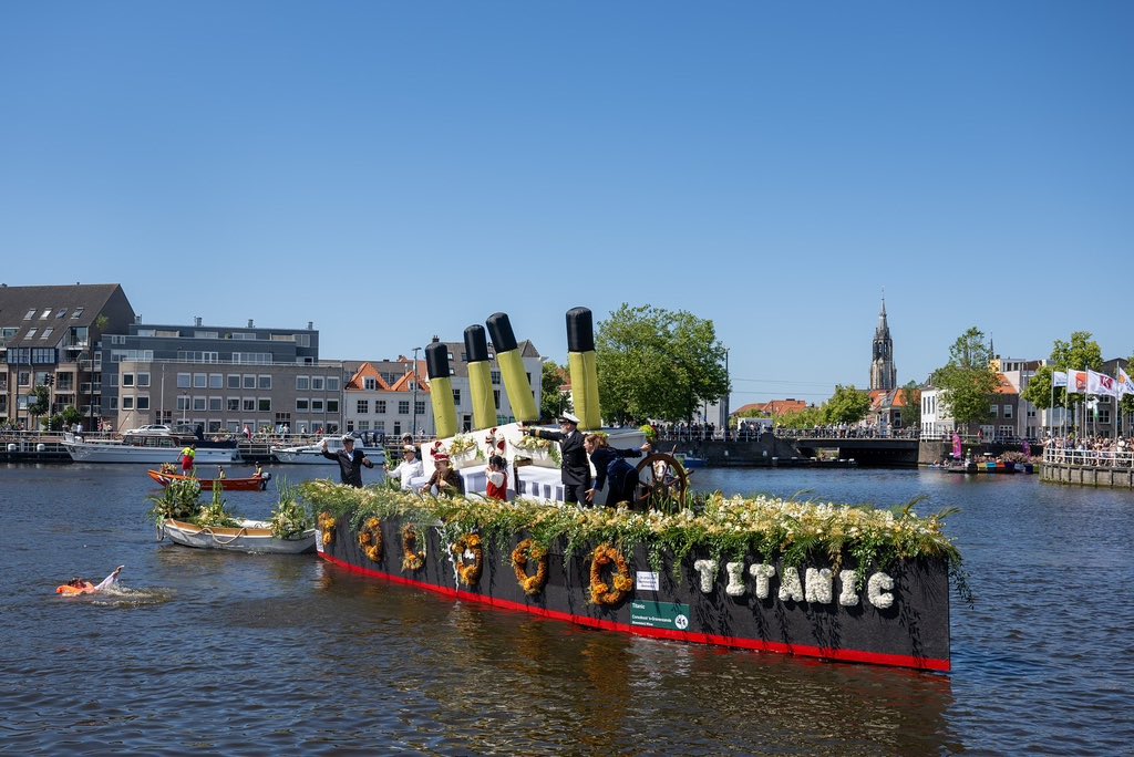 Allemaal winnaars, maar deze zijn de favoriet van het publiek!! 🤩 Dank voor al jullie stemmen, 11.000 maar liefst!! 

Bij het jeugdcorso won:
🥇 De Hofvilla - Herrie in de keuken
De deelnemersfavoriet was:
🥇  Corsoboot ‘s Gravenzande - de Titanic