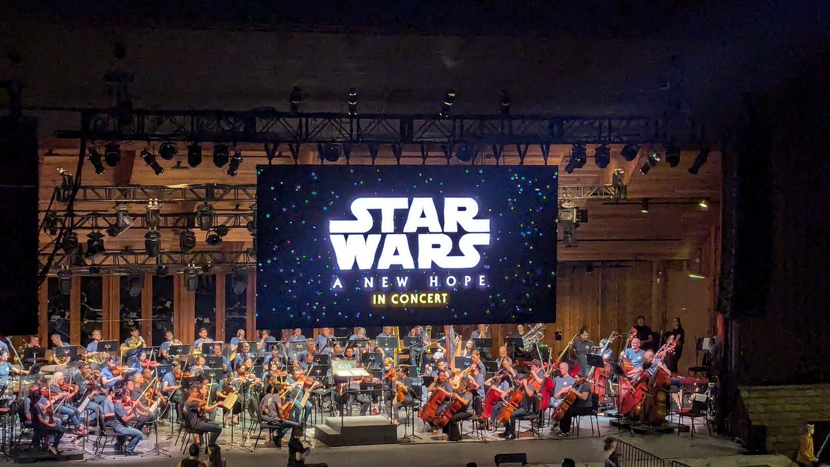 MockTurtlePower's tweet image. I had the best time watching the Britt Festival Orchestra perform alongside my favorite movie! Of course I brought my lightsaber.