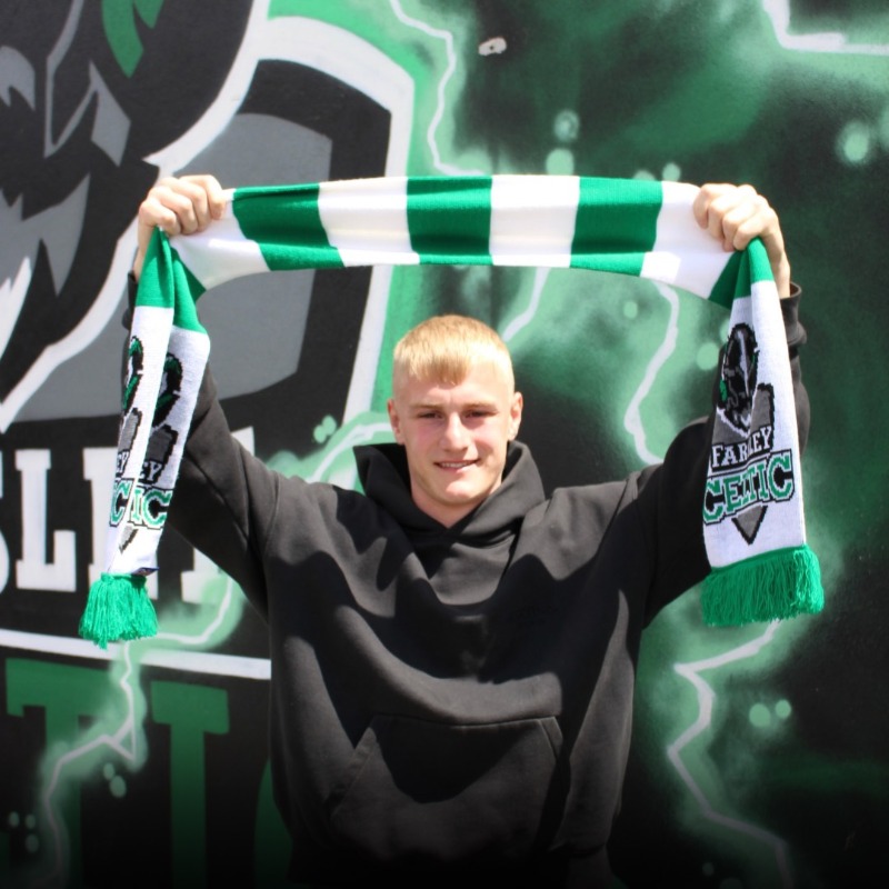FarsleyCelticFC's tweet photo. 𝗪𝗘𝗟𝗖𝗢𝗠𝗘 𝗥𝗢𝗕𝗕𝗜𝗘 💚

We are thrilled to announce the signing of prolific forward Robbie Fox! ✍️

#CeltArmy