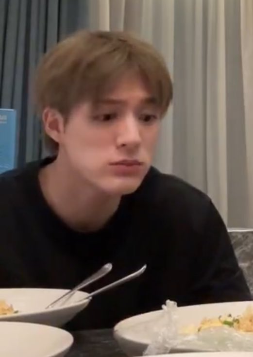 까우 lll tweet media
