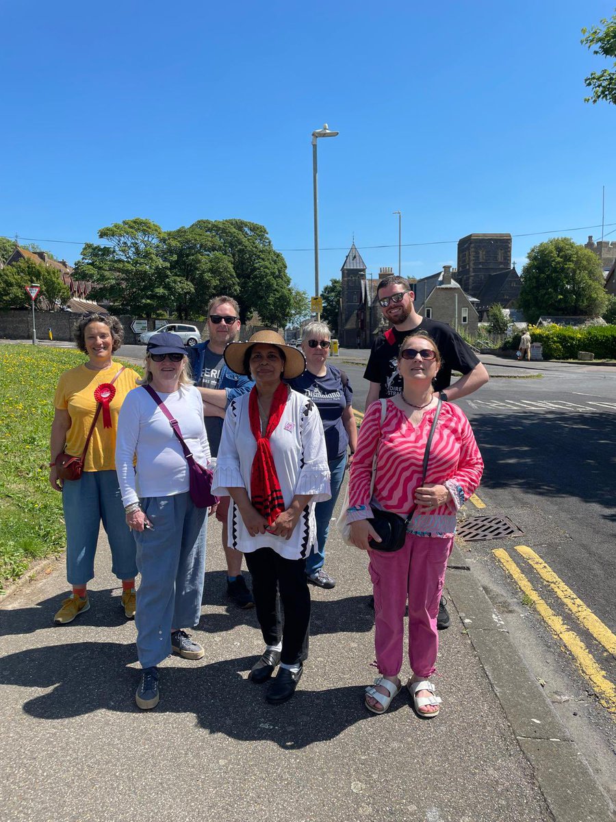 JoeWalkerUK's tweet photo. A great day out on the campaign for @PollyBLabour in East Thanet with a small but effective #HackneyonTour team. Lots of people voting for Polly because they want #change. #VoteLabour ๐น https://t.co/EU1UOzLFAU