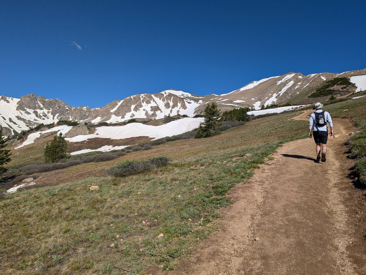 majorajay's tweet photo. Hike up to snowy Herman Lake at 12,500 ft with @Jacawalk! #colorado #hiking https://t.co/FynH99Bqzk