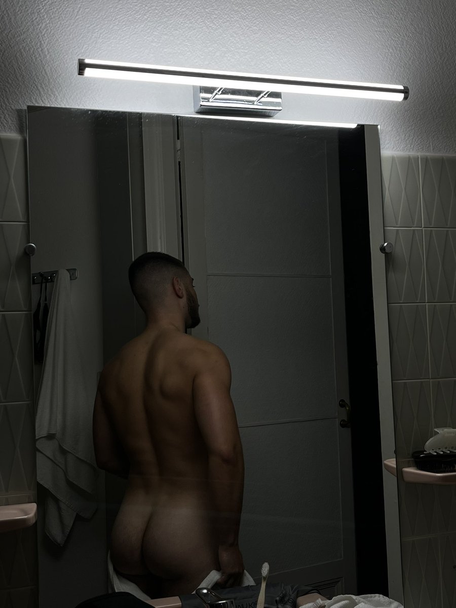 jordan_tules's tweet photo. Je choisirai 3 personnes parmis les RT de ce post et leurs enverrai une NUDE chacun 🍑👀 À vos Retweet ❤️ https://t.co/xiMJmZ8Ffd