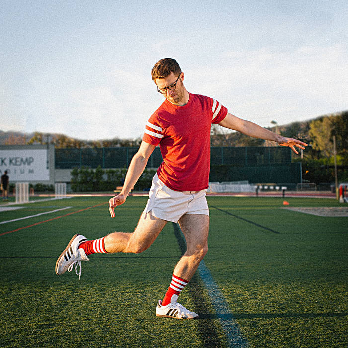Albüm Önerisi:
Vulfpeck - The Beautiful Game
Yıl: 2016
Neden Dinlenilmeli: Birinci sınıf müzisyenlik, gayet komplike düzenlemeler ve ortaya çıkan sonuç son derece eğlenceli. Zor bulunacak bir kombinasyon.