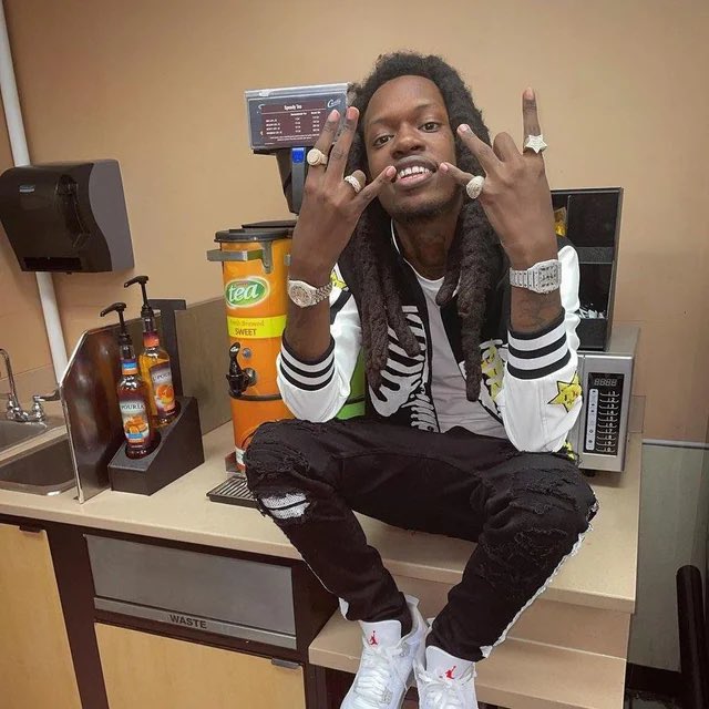 _FastMusic954's tweet image. Jacksonville, Fl rapper Julio Foolio was reportedly shot and killed last night while celebrating his 26th birthday at a holiday Inn while in Tampa, Florida