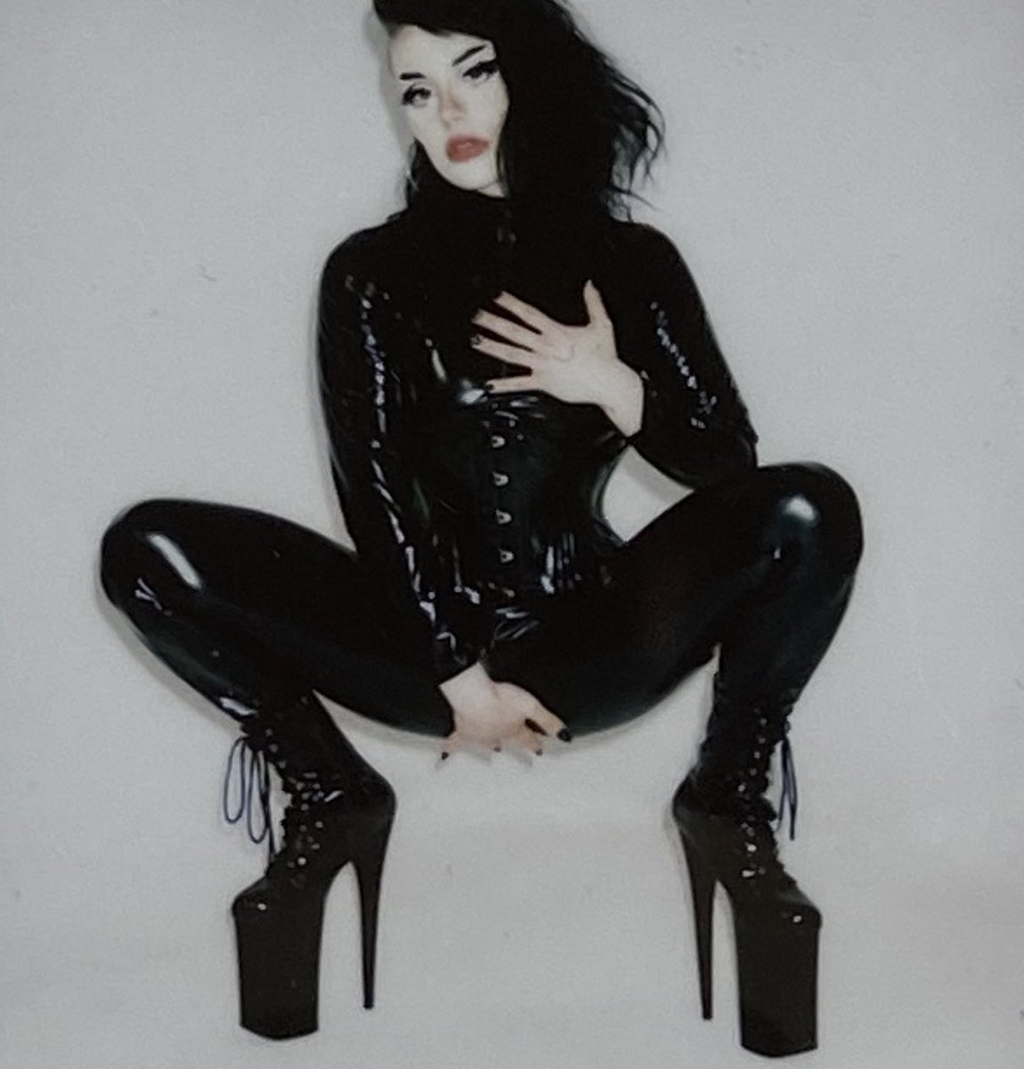 sinnerpixxxie's tweet photo. I may post a lot about subbing to beautiful dominant women, but don’t forget that when it comes to little loser pigs like you I am always in charge. 

Isn’t it even more pathetic that you want to submit to a switch like Me? https://t.co/Hlm7LH2fsn
