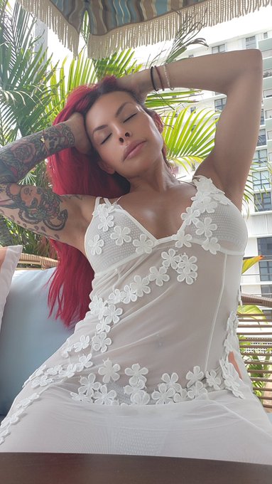 Mood 🥰   Now cum and jerk off with Mami 😏  Link in comments 🤪 https://t.co/jtGUdMWu6E