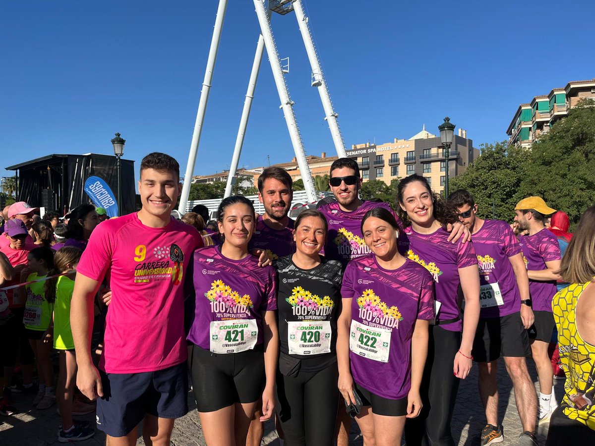 Hoy hemos estado corriendo en la "Carrera Mujer en Marcha. Granada contra el cáncer". Equipazo dentro y fuera del laboratorio 💪🫀🏃‍♀️🏃