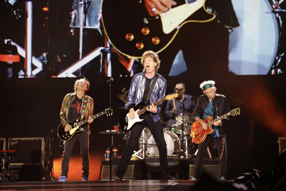 The Stones Tour ‘24 continues this week with two shows in Chicago! Are you going? 
📸: J.Bouquet