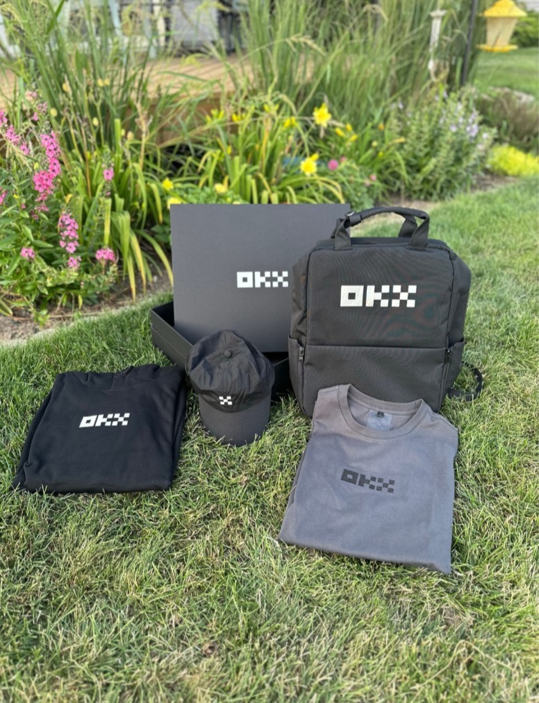 🌄 Hiking essentials: 

👟 Sneakers
💧 Water
🎒 #OKX gear