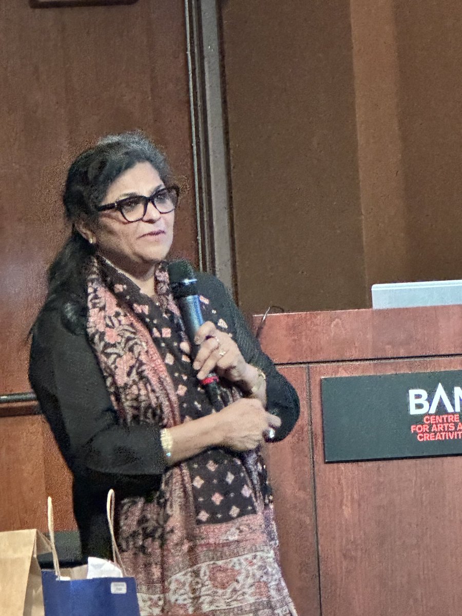 Lily Lou tweet media