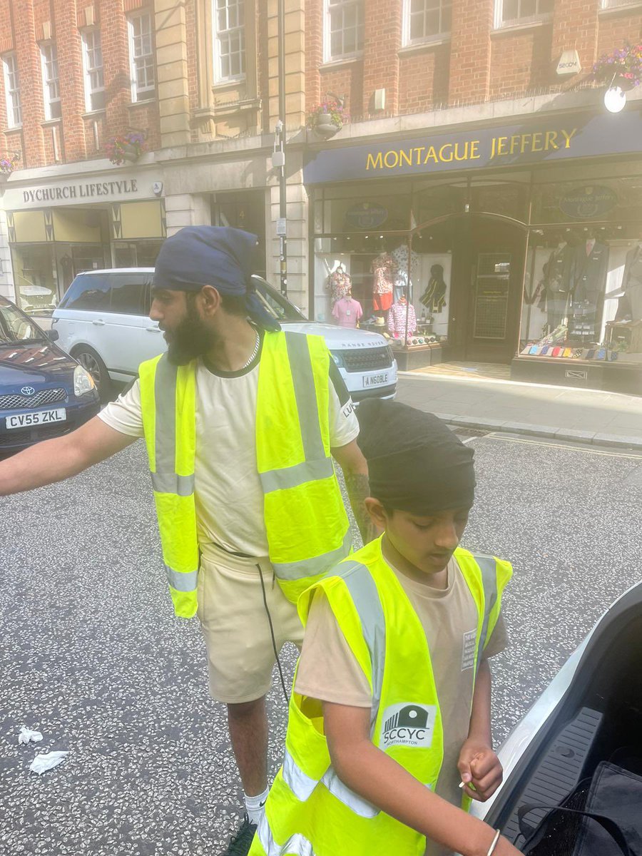Pasta and Garlic bread!

Thanks to our donor who wishes to remain anonymous for sponsoring tonight’s meals, snacks and drinks. 

The meals were given out by volunteers from <a href="/sccycnhampton/">SCCYC</a> 

#GiveBack #zeroemmissions #Northampton #NorthantsTogether #Northantshour #helpthehomeless