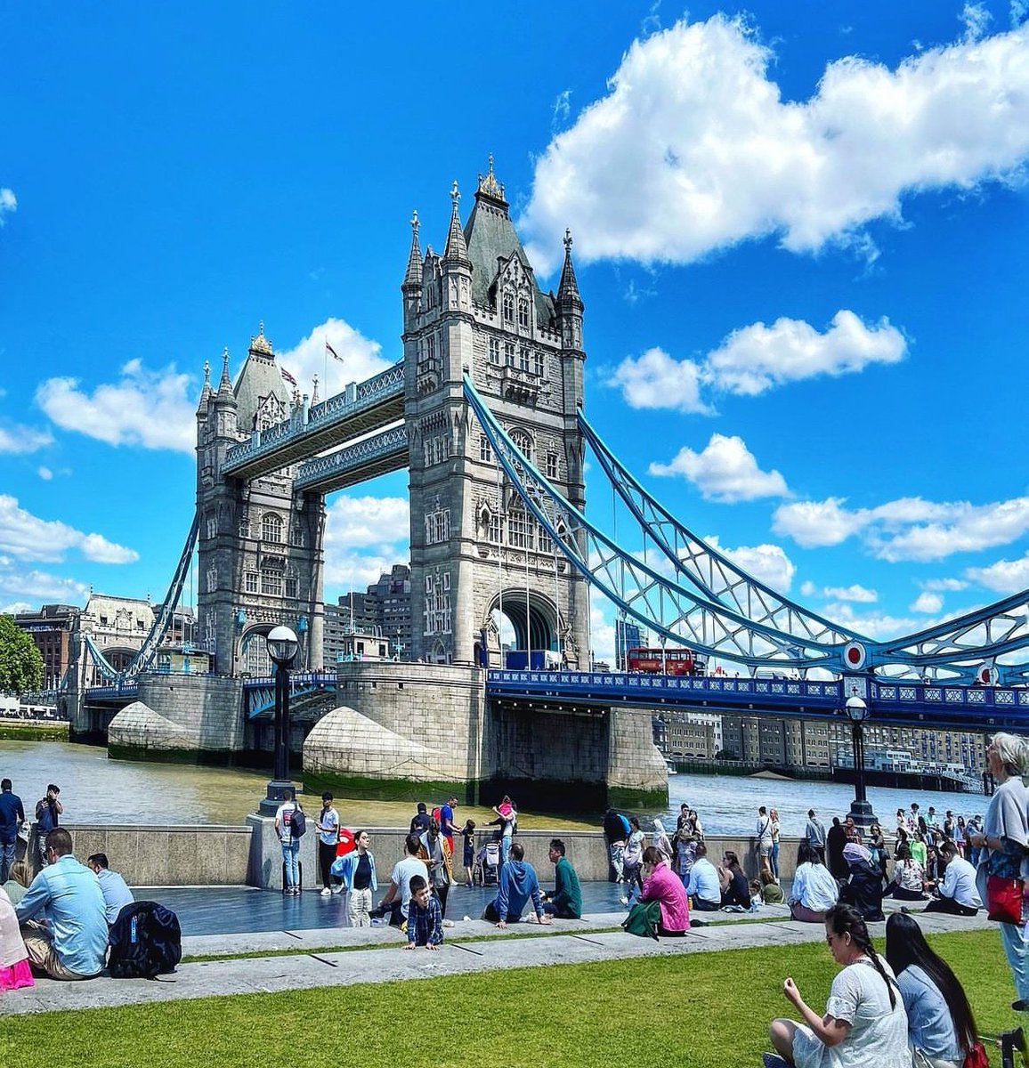 It's a beautiful, summer walk.
#🇬🇧