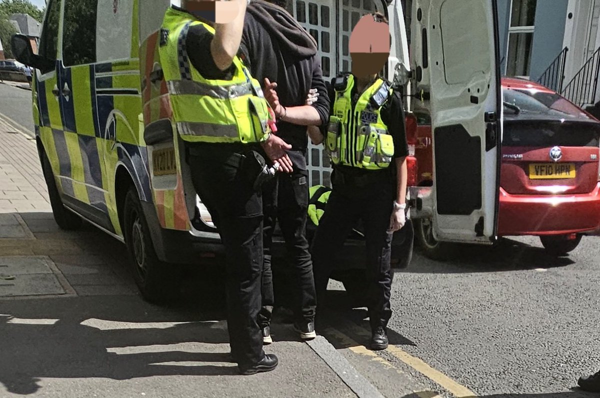 GLOSBIDCPO's tweet photo. 15.36 hrs #knownOffender is sighted by @GLOSBIDCPO team for x2 breaches of #Injunction including #Shoplifting from @GlosCitySafe member. 
Male now #InARoomWithoutAView

#SendingOutAClearMessage
#NotInOurCity

@GloucesterBID
@Glos_OPCC
@GlosCityPolice
@GloucesterCity https://t.co/0Wh21ObGuG