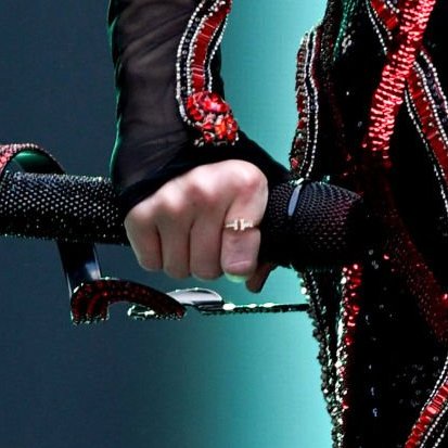 TheSwiftSociety's tweet image. ‼️l Taylor wore her t&amp;amp;t ring during tonights concert