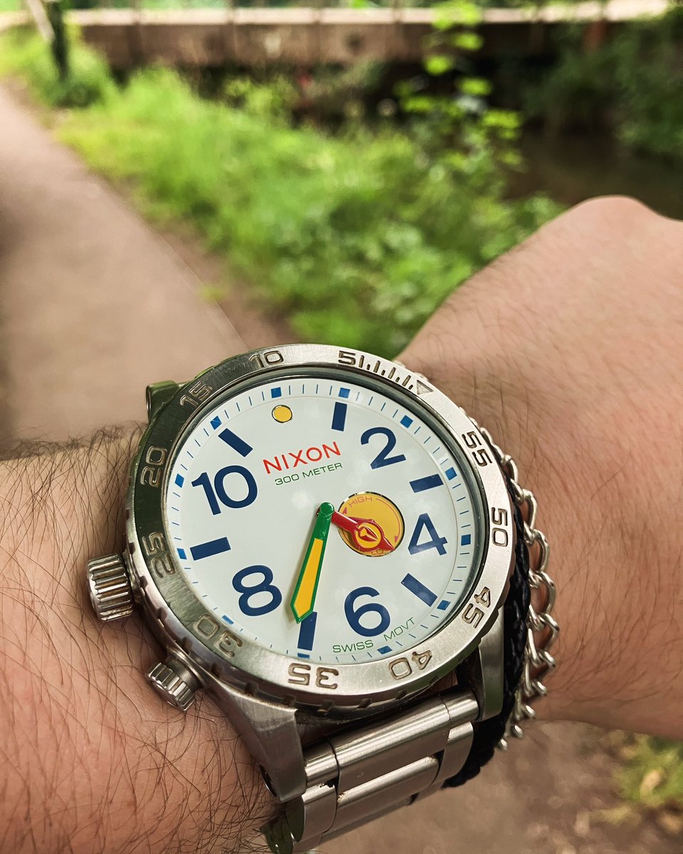 Nixon 51-30 mismatch in the wild today. I love the colours on this so much! 🥵😍