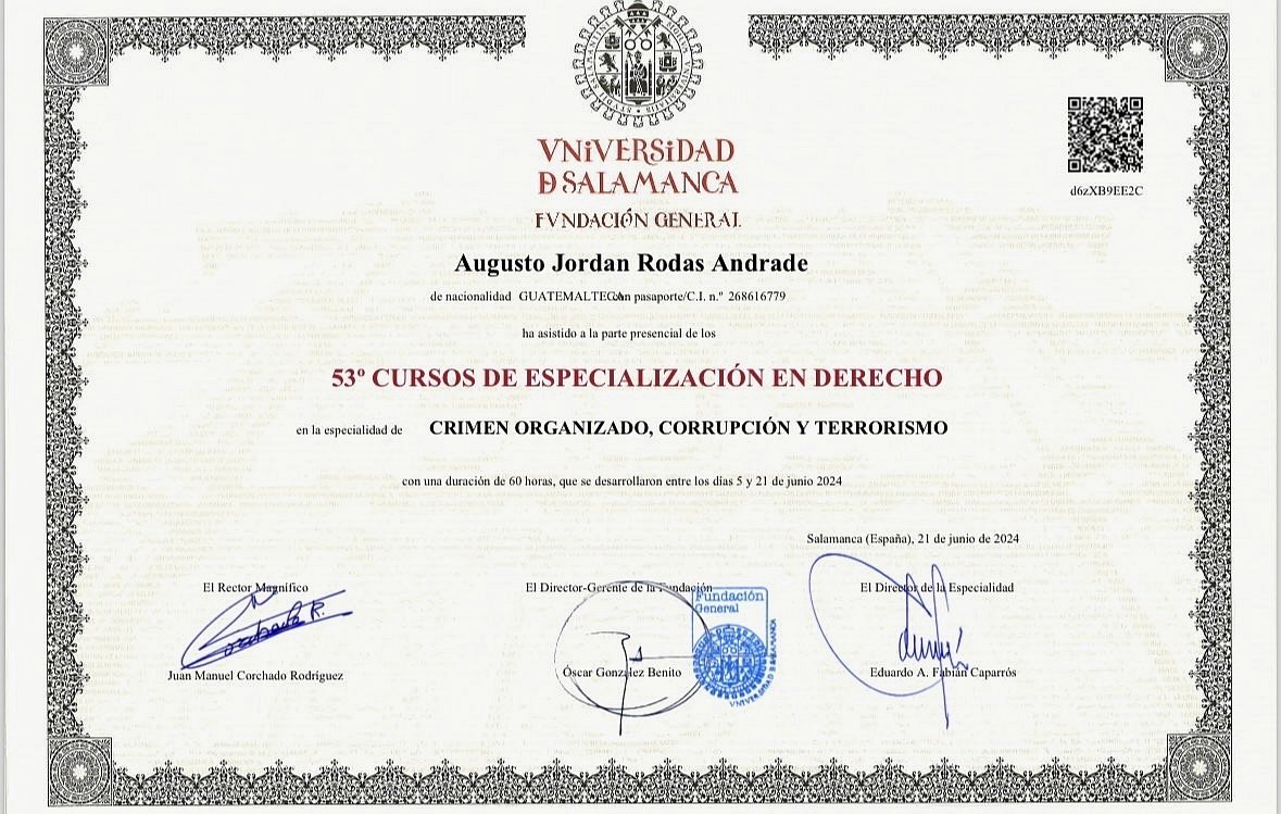 JordanRodas's tweet photo. 🎉 Estoy muy satisfecho de finalizar otro proceso de formación académica de alta calidad en la 8 veces centenaria Universidad de Salamanca, España. Obtuve una especialidad en Derecho con énfasis en "Crimen organizado, corrupción y terrorismo". Nuestro país nos requiere con toda la capacidad política y teórica para comprender sus problemas y contribuir a resolverlos #GraciasALaVida 🎶