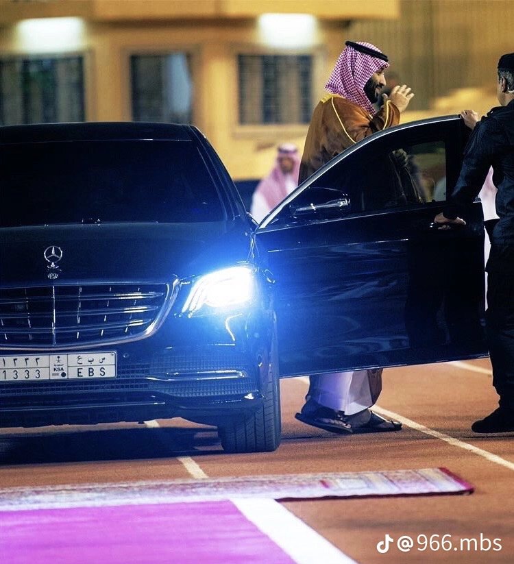 dare_alhassan's tweet image. #محمد_بن_سلمان 
قائد يدعو للسلام، ويدعم الإستقرار، ويسعى للبناء والتنمية، وينادي بالتطور والتحديث، ويعمل لتعزيز العلاقات الدولية وخدمة المصالح المشتركة.
"قائد الأمن والسلم والسلام العالمي"
ادامك الله فخر الوطن والامة #محمد_بن_سلمان