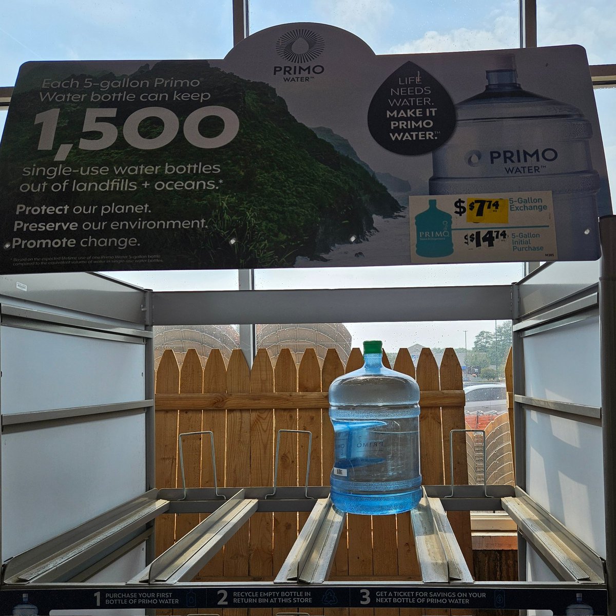 dsayer's tweet image. Right idea, unhealthy execution... Water bottles in sunlight enhance toxicity says NIH. Plz fully shade your product @PrimoWater @HomeDepot @plasticsbeyond pubmed.ncbi.nlm.nih.gov/36925042/ #refillandreuse #stopsingleuseplastic