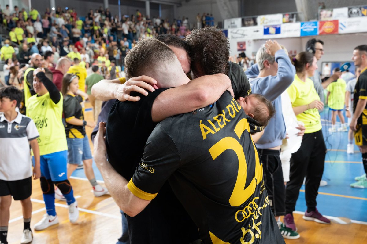 AntonioDiz9's tweet photo. Un año más tarde, objetivo conseguido. Especial de hacerlo juntos y rodeado de todos los nuestros ¡GRACIAS! 🫶❤️ https://t.co/VKZygqygYz