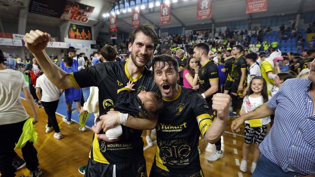 AntonioDiz9's tweet photo. Un año más tarde, objetivo conseguido. Especial de hacerlo juntos y rodeado de todos los nuestros ¡GRACIAS! 🫶❤️ https://t.co/VKZygqygYz