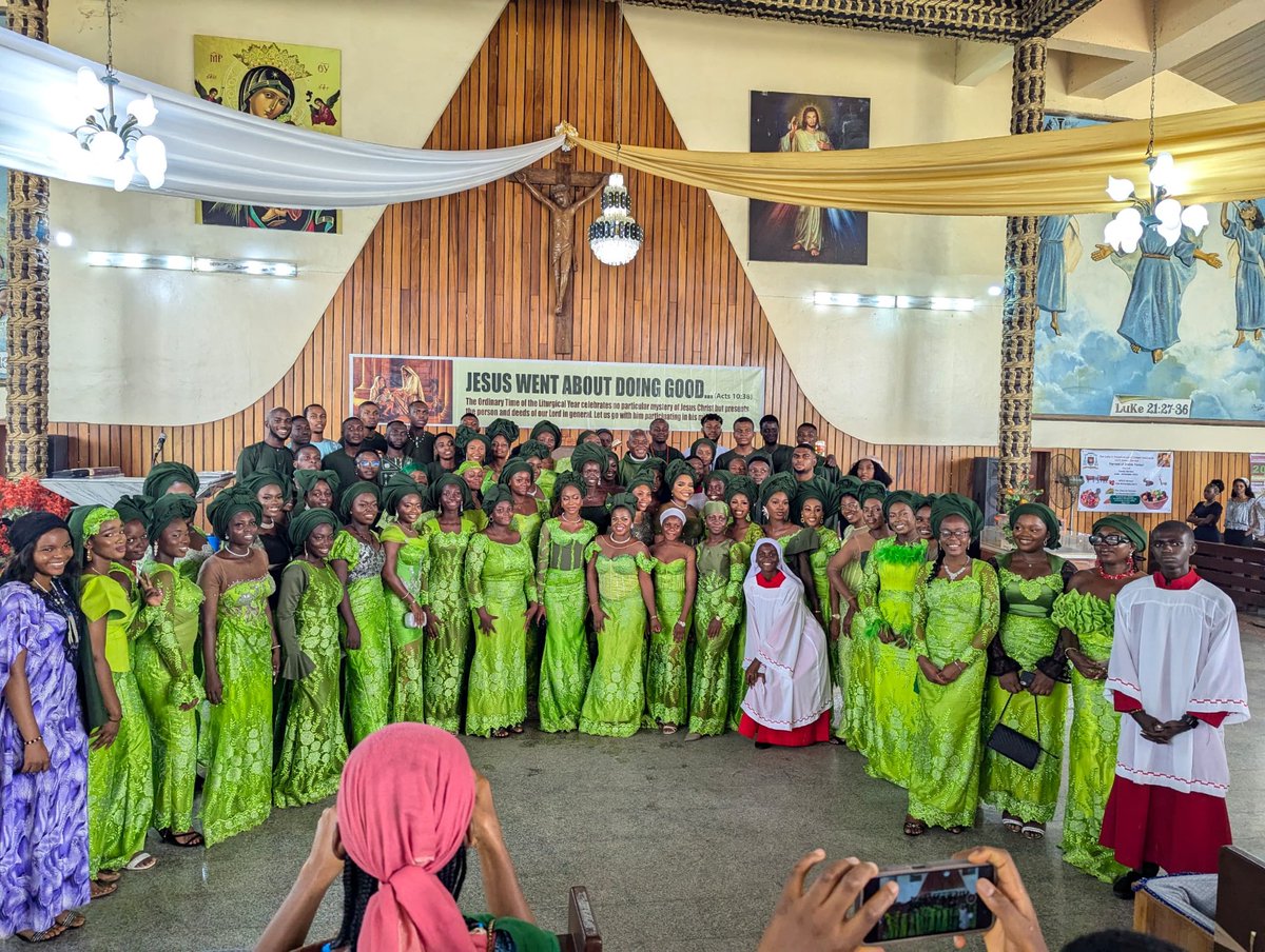 oau_nfcs's tweet photo. IT'S NFCS OAU FYB SUNDAY! 💚✨
Bittersweet moment as we wrap up FYB Week &amp; bid farewell to our Beloved FYBs. Thanks for being amazing NFCSers! We love you all! 
PS: Make a shout-out to the FYB you'll miss the most in the comments!🤭

#NFCSOAU #FYBWeek https://t.co/5p0SVyABe0