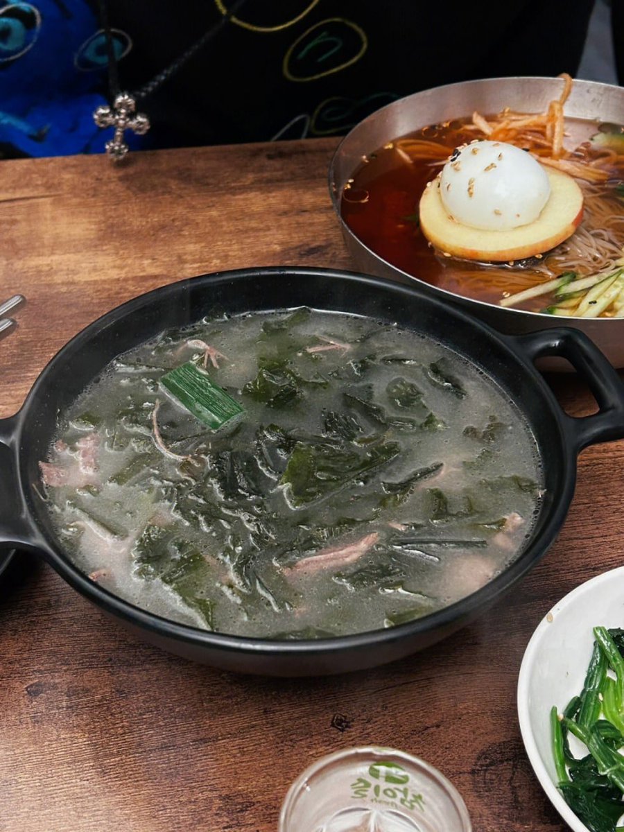 In a busy life, you should also live happily. Have a nice weekend.